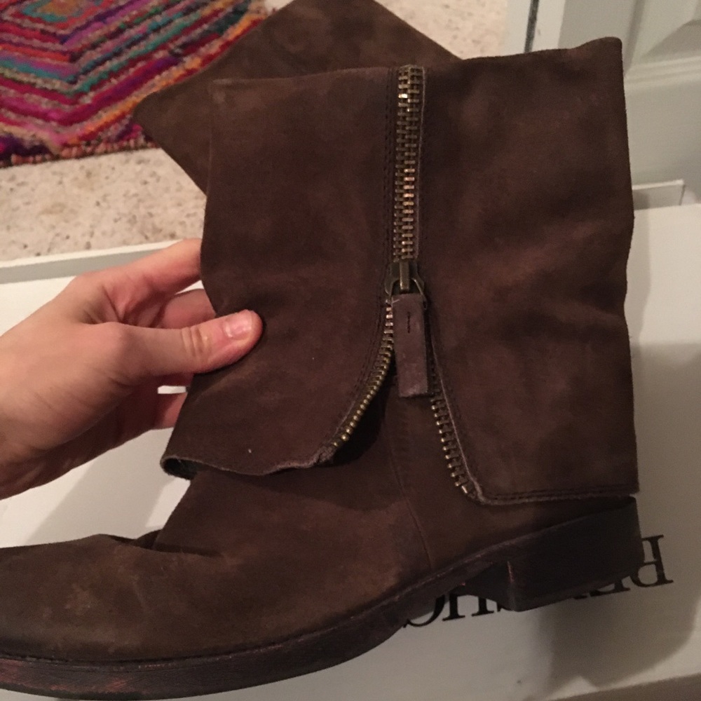 Distressed brown ankle boots
